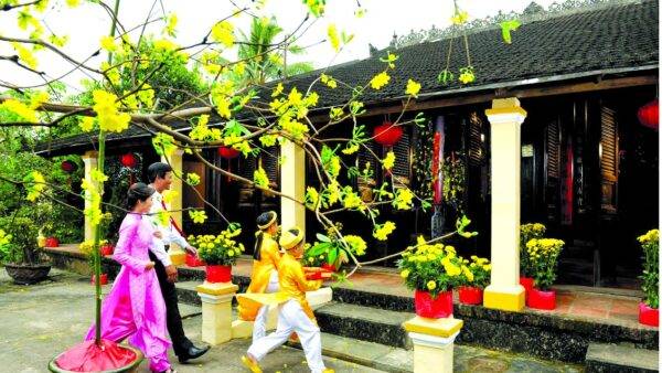 Phong tục cổ truyền và nét đẹp ngày Tết Việt Nam