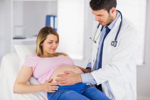 Lần đầu sinh mổ bị nhân xơ tử cung, lần 2 nên sinh thường hay mổ?