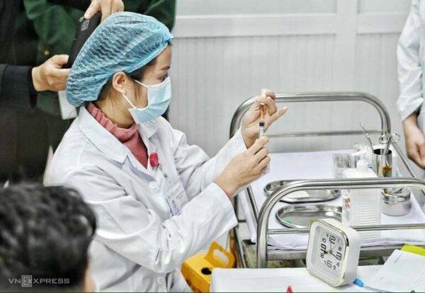 Bắt đầu tiêm mũi 2 vaccine Covid-19 Việt Nam