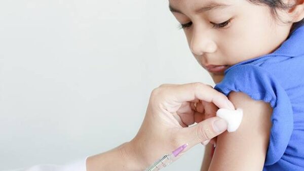 Khi nào Việt Nam có thể triển khai tiêm vaccine COVID-19 cho học sinh?