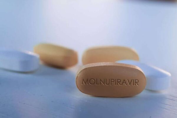 Thuốc Molnupiravir giảm tải lượng virus sau 5 ngày điều trị