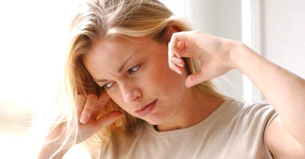 Ù tai kéo dài, triệu chứng bệnh lý cần gặp ngay bác sĩ